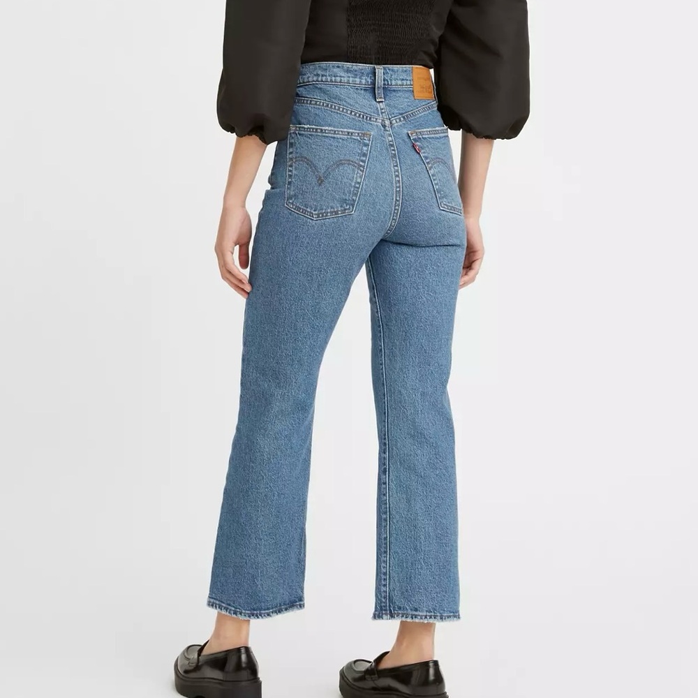Levi’s Ribcage Crop Boot Denim Jeans - Picture 2 of 8